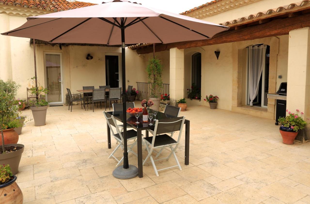 Mas D'Auzieres Bed & Breakfast Saint-Gilles  Bagian luar foto