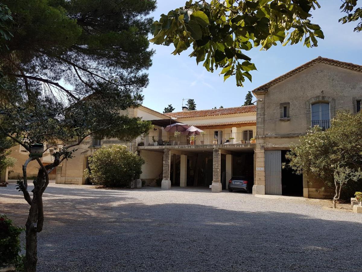 Mas D'Auzieres Bed & Breakfast Saint-Gilles  Bagian luar foto
